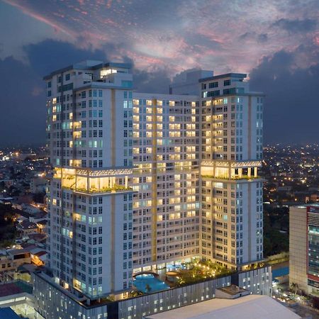 The Reiz Suites, Artotel Curated Medan Exterior photo