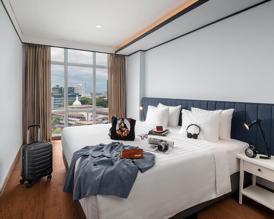 The Reiz Suites, Artotel Curated Medan Exterior photo