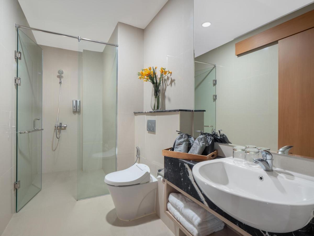 The Reiz Suites, Artotel Curated Medan Exterior photo